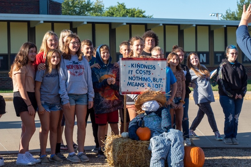 West Central C.U.S.D. 235 WCMS Fall Decorating and Assembly
